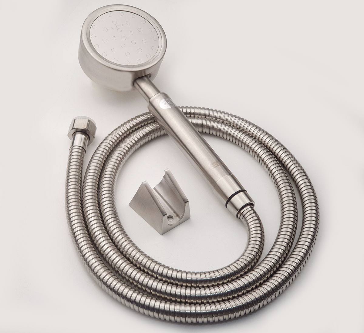 Hình bộ tay sen tăng áp đi kèm củ sen Eurolife EL-ORCHID 01, gồm tay sen 1 chế độ, dây sen Inox 304 dài 150cm và bát gác cố định bằng Inox 304.