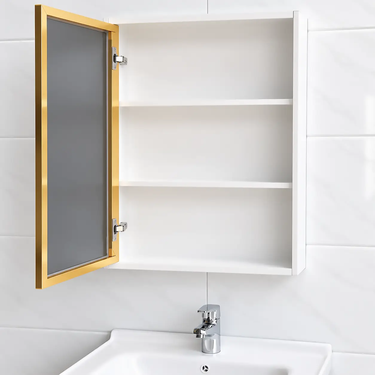 Cấu tạo tủ gương Eurolife BLV-IN04 với cánh gương viền Gold mở sang trái, hai bản lề và khoang chứa phía sau có hai đợt ngang.