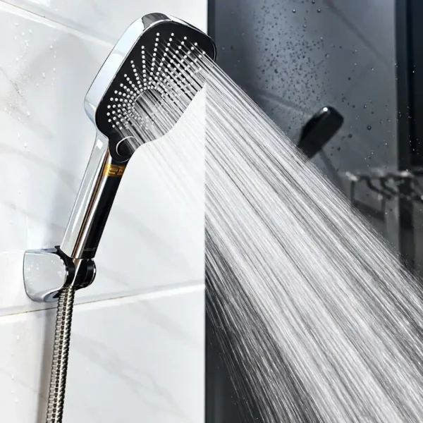 Chế độ phun bão hòa của tay sen Eurolife EL-127SH-T với nước phân bố qua nhiều lỗ phun
