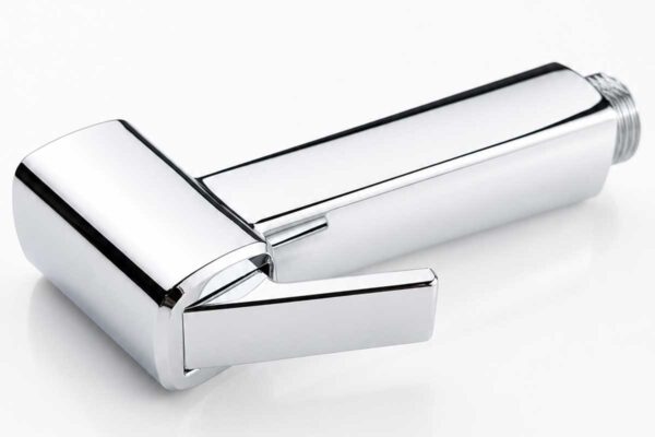 Cơ cấu nút nhấn của vòi xịt Eurolife EL-X11-T được bố trí phía sau đầu phun, hỗ trợ điều khiển đóng mở nước trực tiếp bằng một tay.