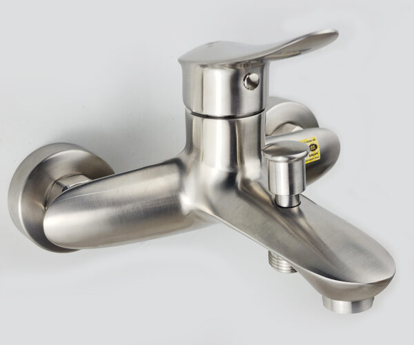 Hình thân củ sen Eurolife EL-ORCHID 01 bằng Inox SUS 304, bề mặt xước mờ, thiết kế bo tròn mềm mại, tay gạt nóng lạnh và nút chuyển đổi nhấn rút.