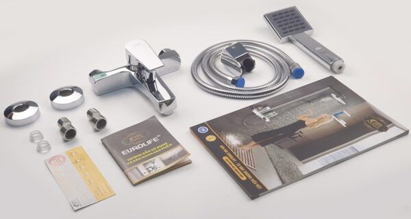 Hình ảnh bộ củ sen nóng lạnh Eurolife EL-JAS 01 đầy đủ phụ kiện, gồm củ sen đồng H61 mạ Chrome, tay sen, dây sen, bát gác, chân kết nối và tài liệu đi kèm.