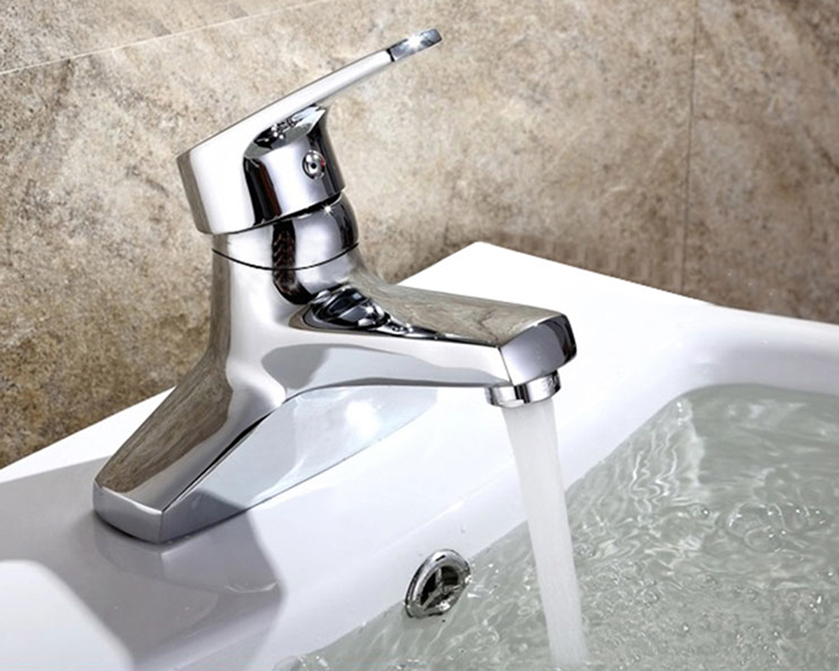 Đầu xả tạo bọt của vòi lavabo nóng lạnh Eurolife EL-IRIS 03 giúp dòng nước chảy êm, hạn chế văng bắn và tăng sự tiện nghi khi sử dụng.