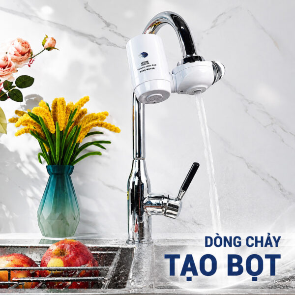 Hình ảnh mô tả dòng chảy tạo bọt trên Eurolife EL-LS-D10, giúp dòng nước êm hơn và hạn chế văng bắn khi sử dụng tại bồn rửa.