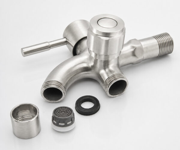 Hình ảnh đầu vòi tháo rời của Eurolife EL-SL108 cho thấy nắp đầu vòi, lưới tạo bọt và gioăng cao su được bố trí tách biệt. Nội dung giúp làm rõ thiết kế có thể bảo dưỡng, chú trọng tính hoàn thiện cấu tạo và trải nghiệm sử dụng lâu dài.