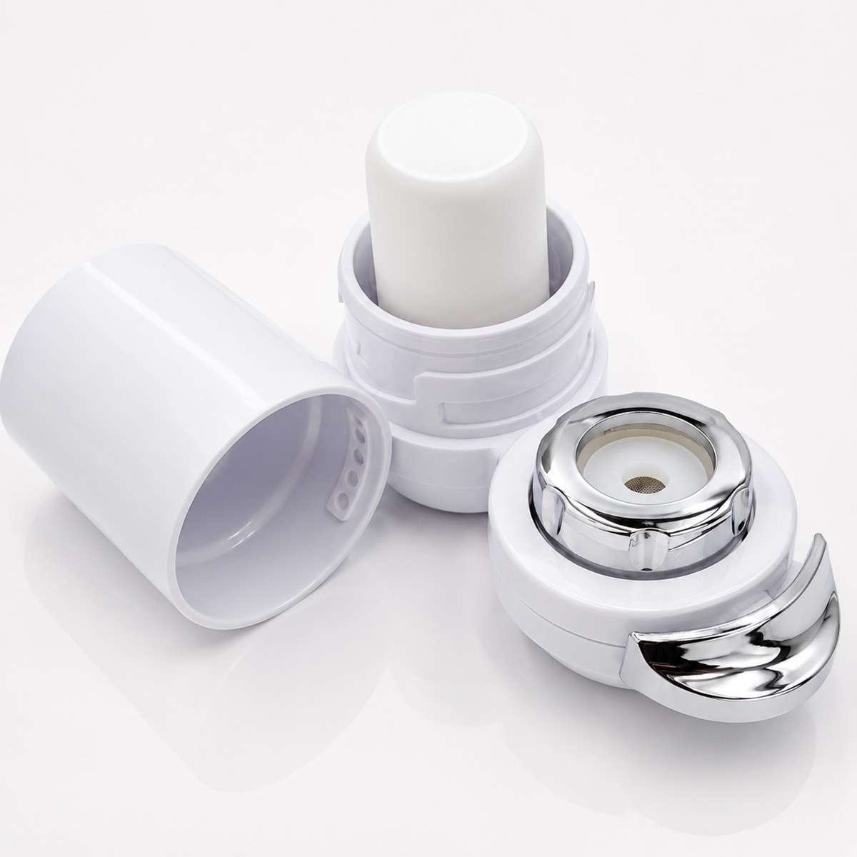 Hình ảnh lõi lọc sứ được lắp bên trong thân máy lọc nước đầu vòi Eurolife EL-LS-D10, thể hiện cấu tạo tháo lắp lõi đơn giản.