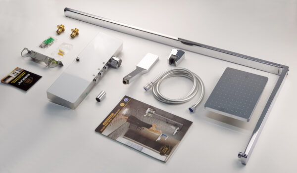 Bộ sen cây Eurolife EL-SC907 đầy đủ phụ kiện gồm củ sen mặt kiếng cường lực, ống dẫn, đài sen vuông, tay sen cầm tay, dây sen, chân kết nối, pát lắp đặt, ốc vít và tài liệu hướng dẫn.