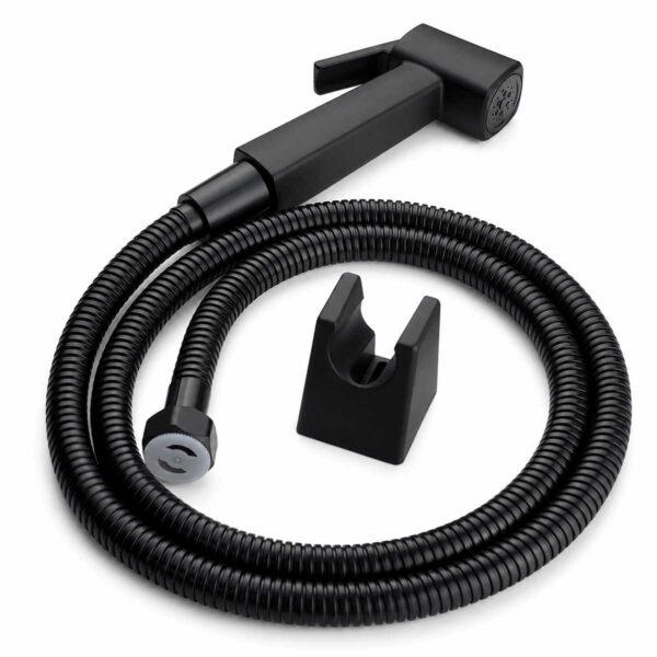 Các thành phần chính của bộ Eurolife EL-X11-D gồm tay xịt tăng áp, dây xịt 120cm và bát gác ABS