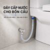 Eurolife EL-DN50 và EL-DN60 kết nối van khóa với két nước bồn cầu bằng thân dây mềm dẻo và hai đầu nối kim loại chắc chắn.