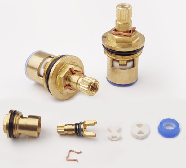 Van Ceramic của vòi rửa chén lạnh Eurolife EL-RC02 hỗ trợ đóng mở nhẹ, kiểm soát dòng nước ổn định và hạn chế rò rỉ.