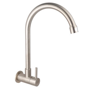 Vòi rửa chén lạnh gắn tường Eurolife EL-RC08 bằng Inox SUS 304, thiết kế ống cổ ngỗng cứng, cần vòi xoay 360 độ và đầu vòi tạo bọt chống văng bắn.