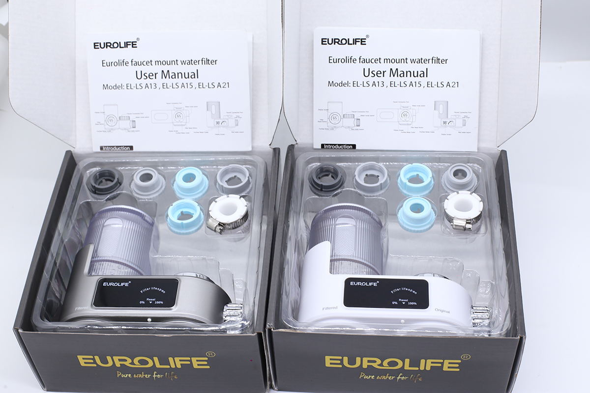 Trọn bộ máy lọc nước đầu vòi Eurolife EL-LS-A21 gồm thân máy, lõi lọc, đầu nối chuyển đổi, gioăng cao su, dụng cụ lắp đặt và hướng dẫn sử dụng.
