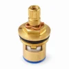Lõi van Ceramic cho vòi lạnh Eurolife EL-VD25 thân Đồng H61 trên nền trắng